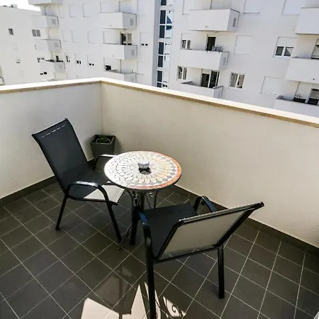 Luce Gold Apartment *