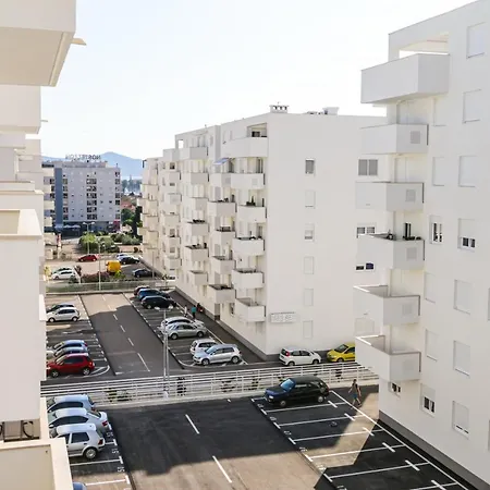 Daire Luce Gold Zadar